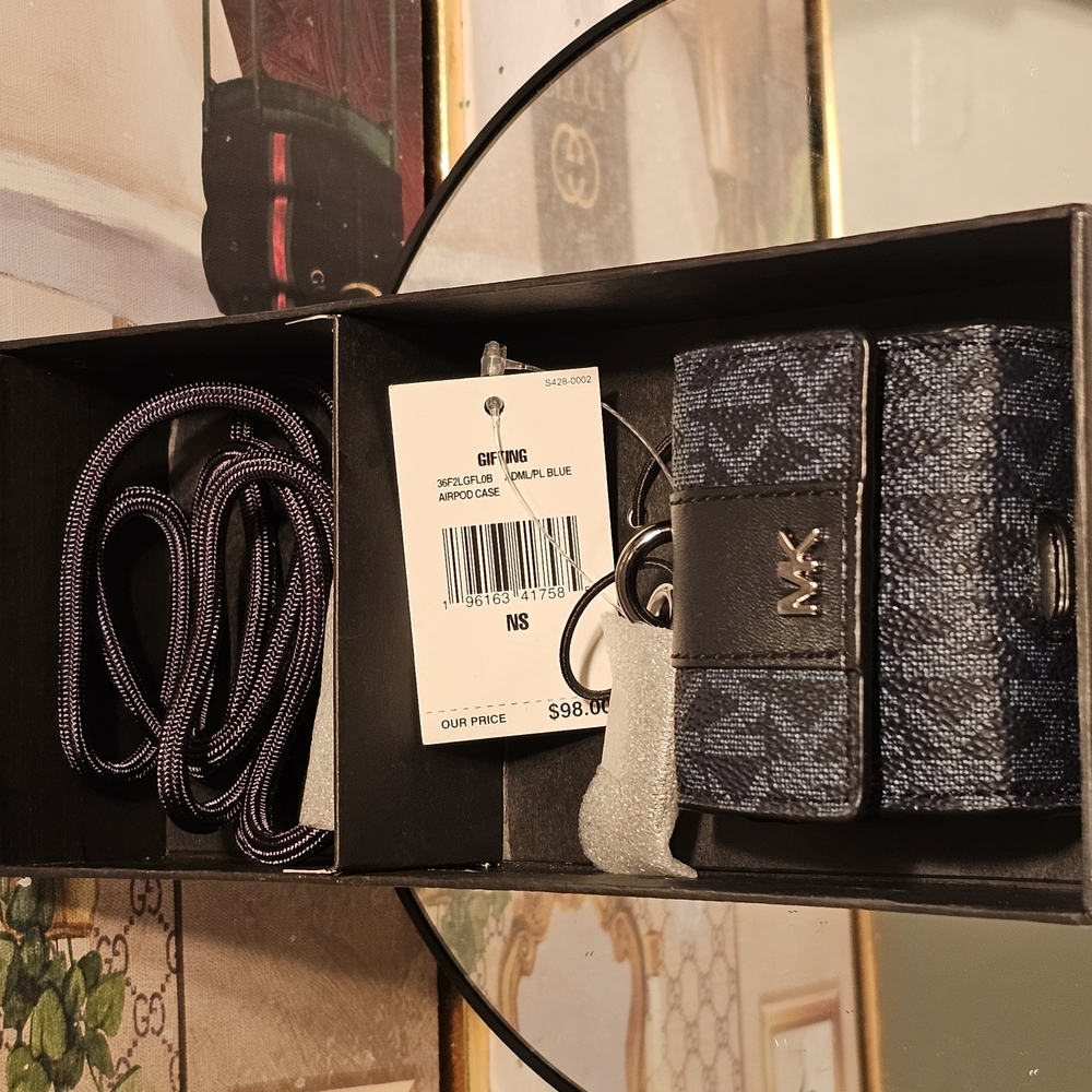 Michael Kors Airpod Case Navy Blue Pebbled Leather With Lanyard NIB